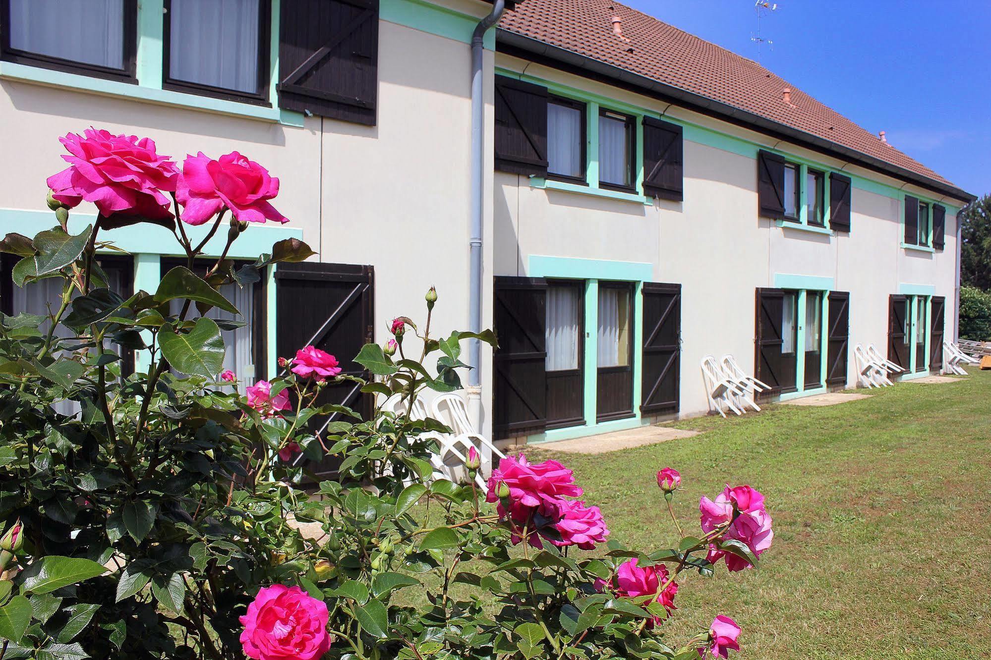 Contact Hotel Restaurant La Chaumiere Entre Orgeval Et Flins A13 Sortie 8 Les Mureaux Exteriér fotografie