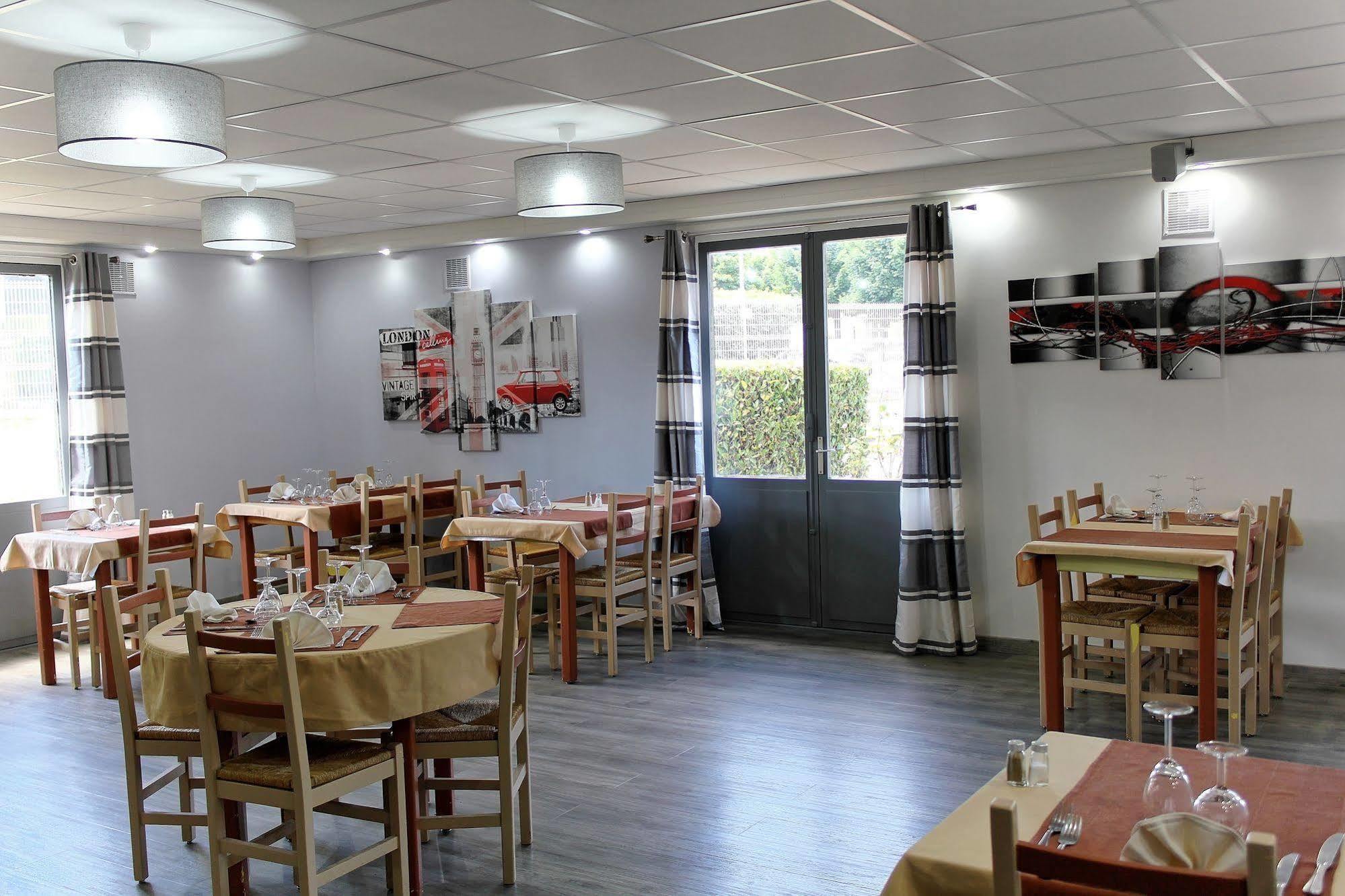 Contact Hotel Restaurant La Chaumiere Entre Orgeval Et Flins A13 Sortie 8 Les Mureaux Exteriér fotografie