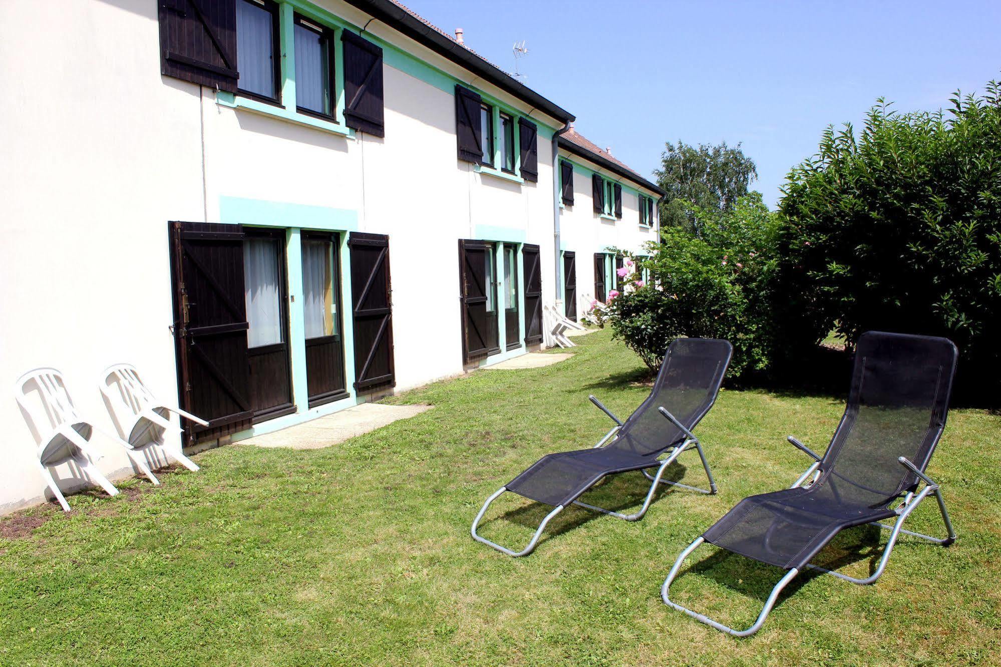 Contact Hotel Restaurant La Chaumiere Entre Orgeval Et Flins A13 Sortie 8 Les Mureaux Exteriér fotografie